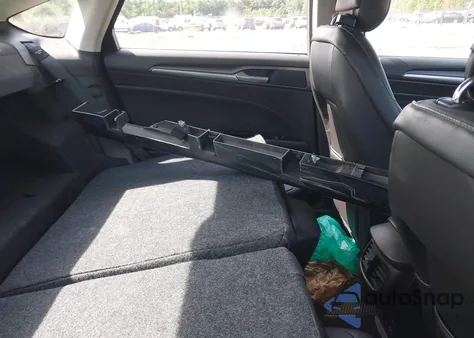 2014 Ford Fusion Hybrid Titanium из США, поврежденный, VIN 3FA6P0RUXER131560